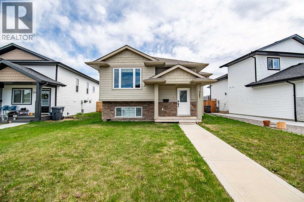 727 Cypress Lane, Springbrook, Alberta  T4S 0N9 - Photo 1 - A2316720