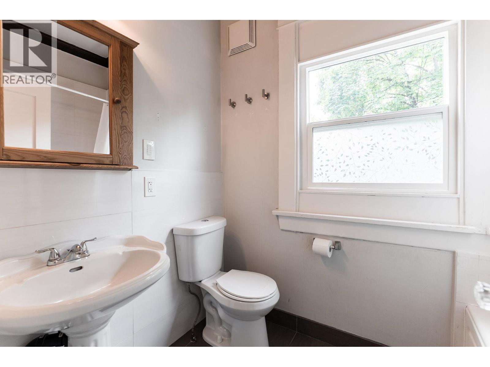 1924 Kitchener Street, Vancouver, British Columbia  V5L 2W7 - Photo 10 - R3137187