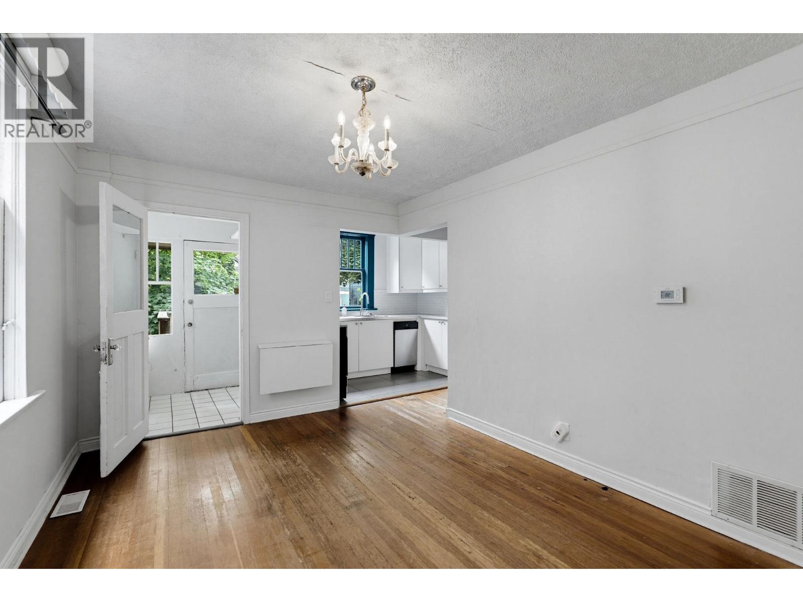 1924 Kitchener Street, Vancouver, British Columbia  V5L 2W7 - Photo 3 - R3137187