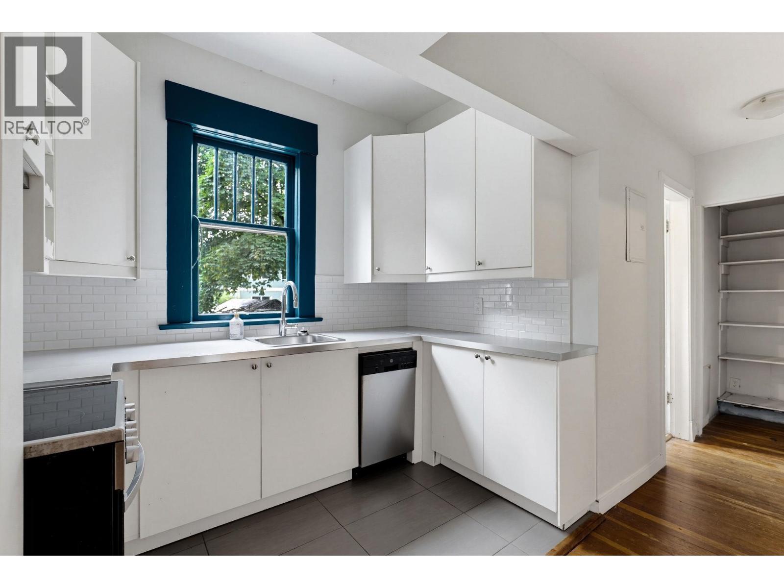 1924 Kitchener Street, Vancouver, British Columbia  V5L 2W7 - Photo 4 - R3137187