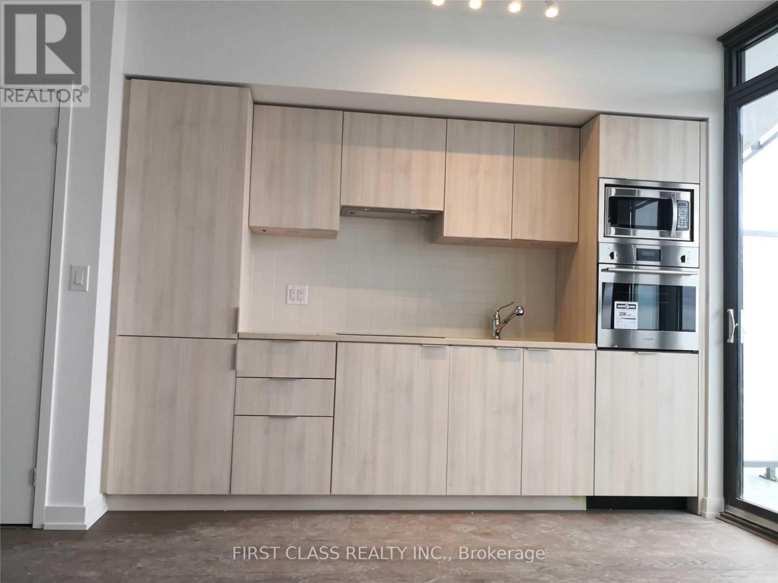 4613 - 11 Wellesley Street W, Toronto, Ontario M4Y 1E8 - Photo 3 - C13458808