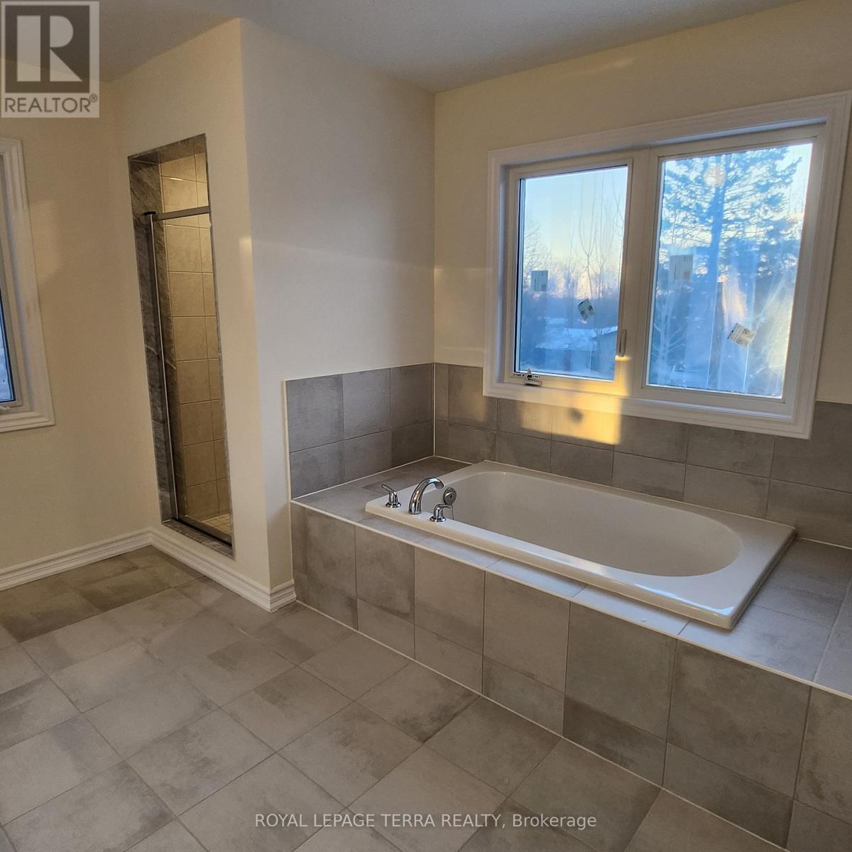 338 Fleetwood Drive, Oshawa, Ontario  L1K 3G2 - Photo 33 - E13458768