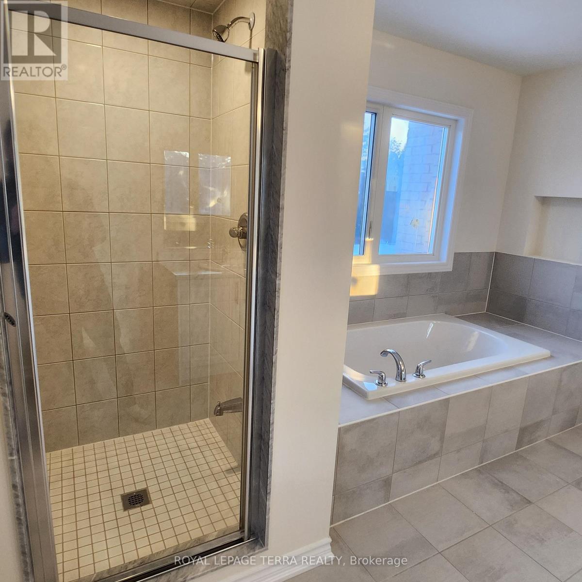 338 Fleetwood Drive, Oshawa, Ontario  L1K 3G2 - Photo 34 - E13458768