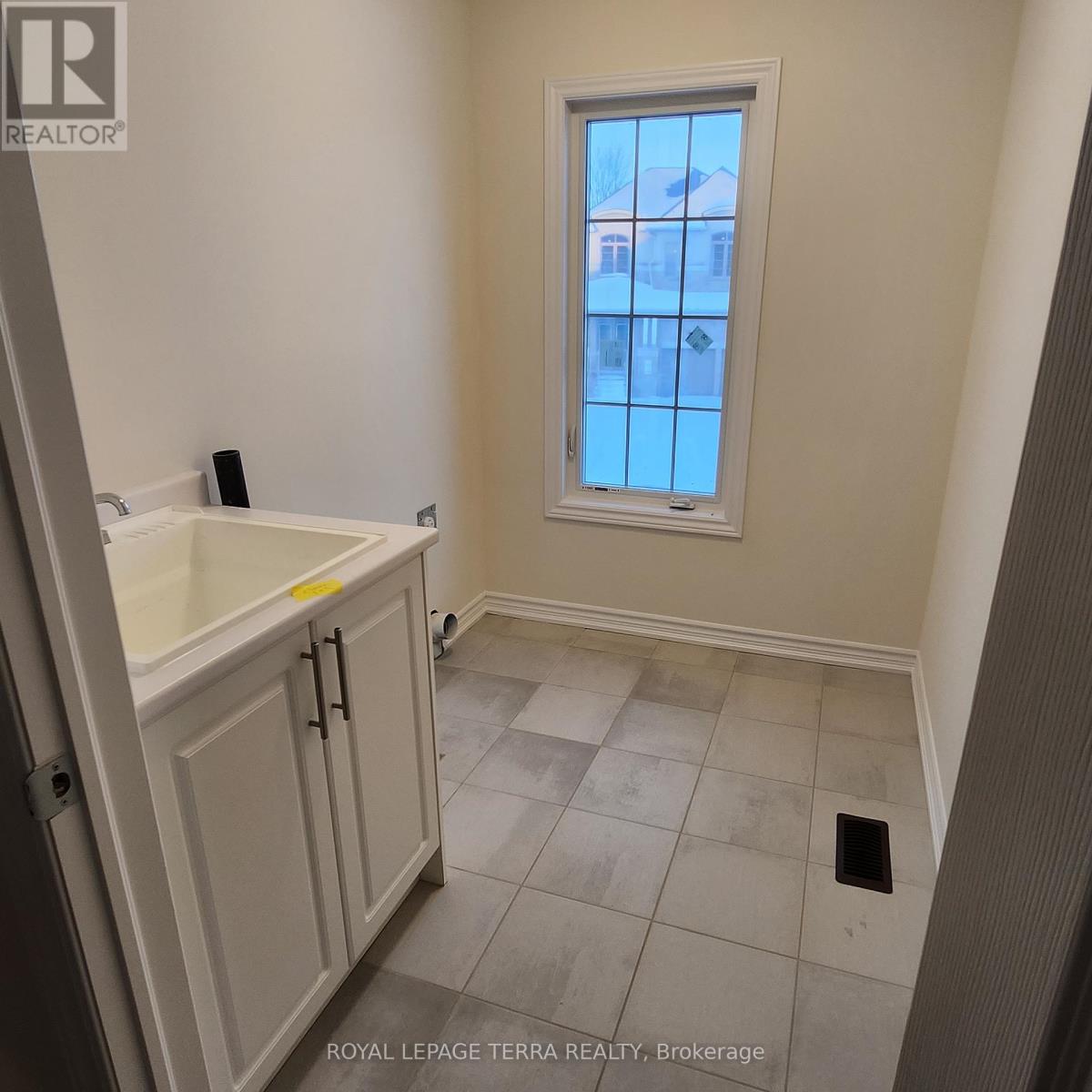 338 Fleetwood Drive, Oshawa, Ontario  L1K 3G2 - Photo 36 - E13458768