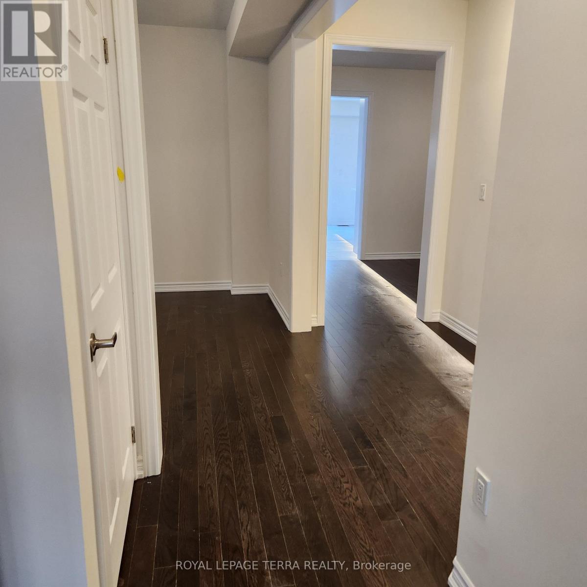 338 Fleetwood Drive, Oshawa, Ontario  L1K 3G2 - Photo 4 - E13458768