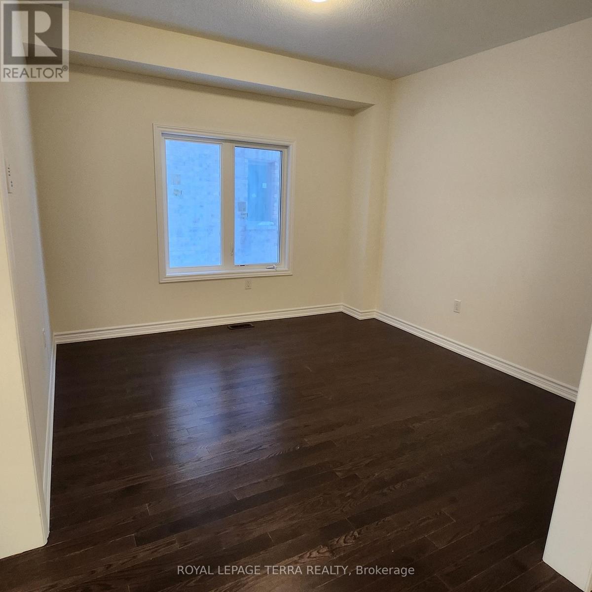 338 Fleetwood Drive, Oshawa, Ontario  L1K 3G2 - Photo 5 - E13458768