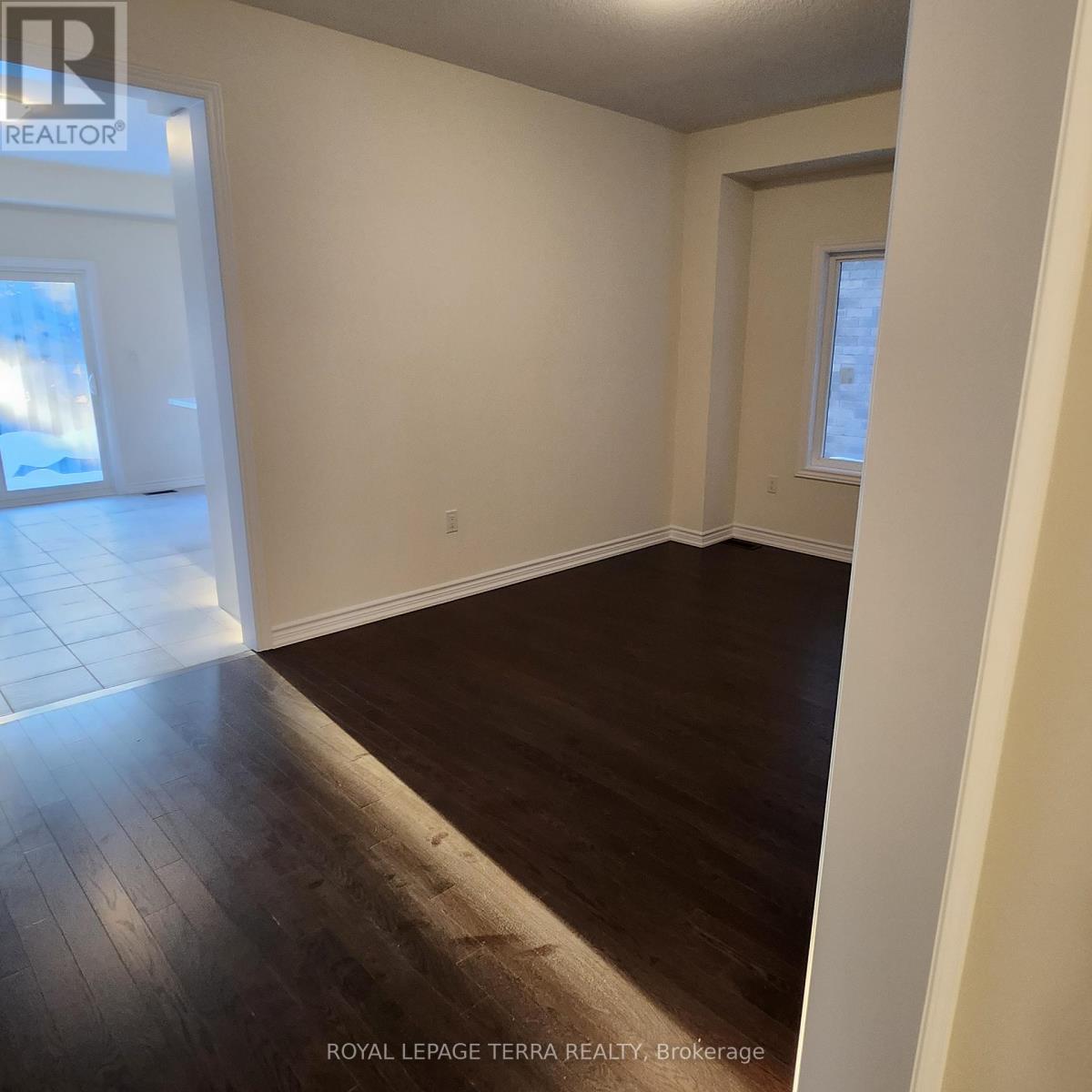 338 Fleetwood Drive, Oshawa, Ontario  L1K 3G2 - Photo 7 - E13458768