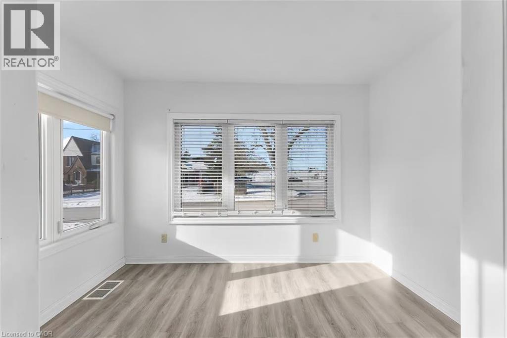 5932 Carlton Avenue, Niagara Falls, Ontario  L2G 5J5 - Photo 9 - 40840627