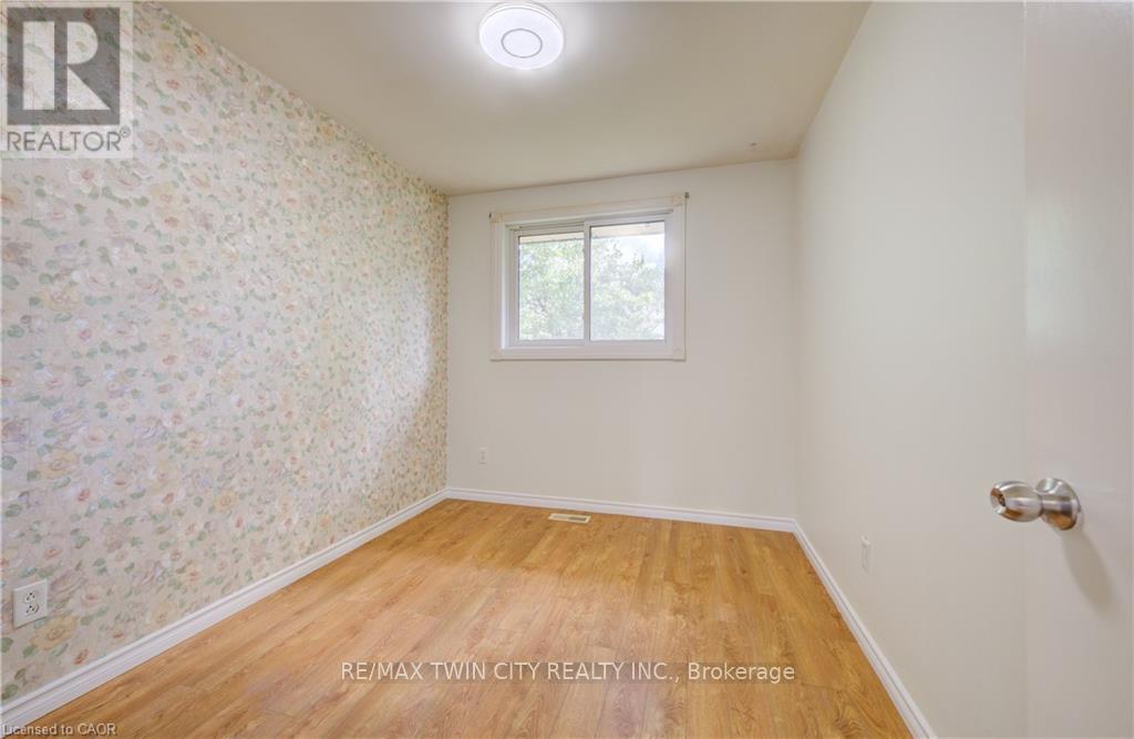 543 Glen Forrest Boulevard, Waterloo, Ontario  N2L 4J3 - Photo 14 - X13458766
