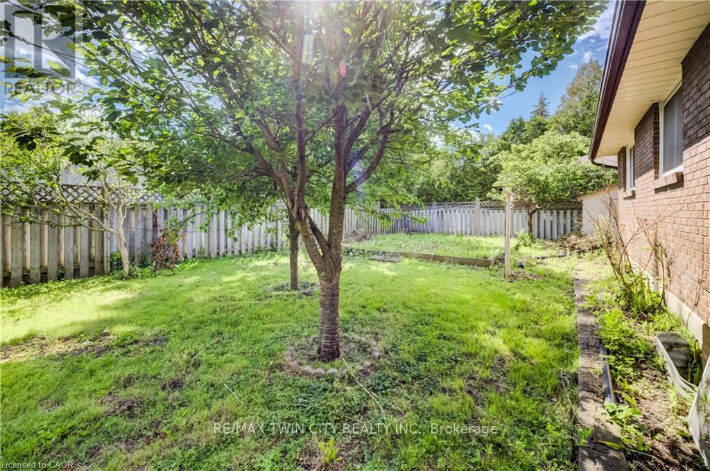 543 Glen Forrest Boulevard, Waterloo, Ontario  N2L 4J3 - Photo 27 - X13458766