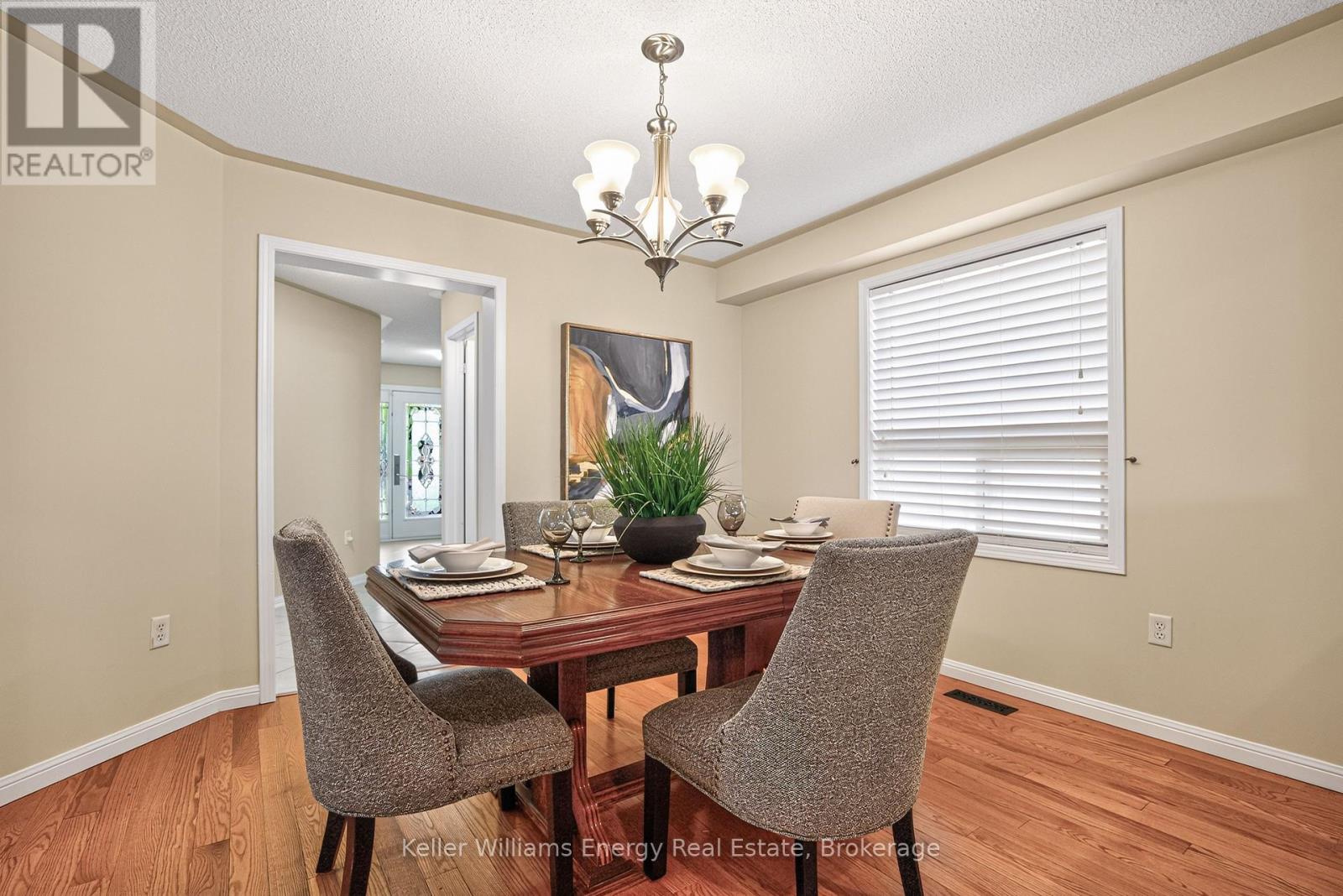4 Holman Court, Whitby, Ontario  L1P 1W9 - Photo 4 - E13458950