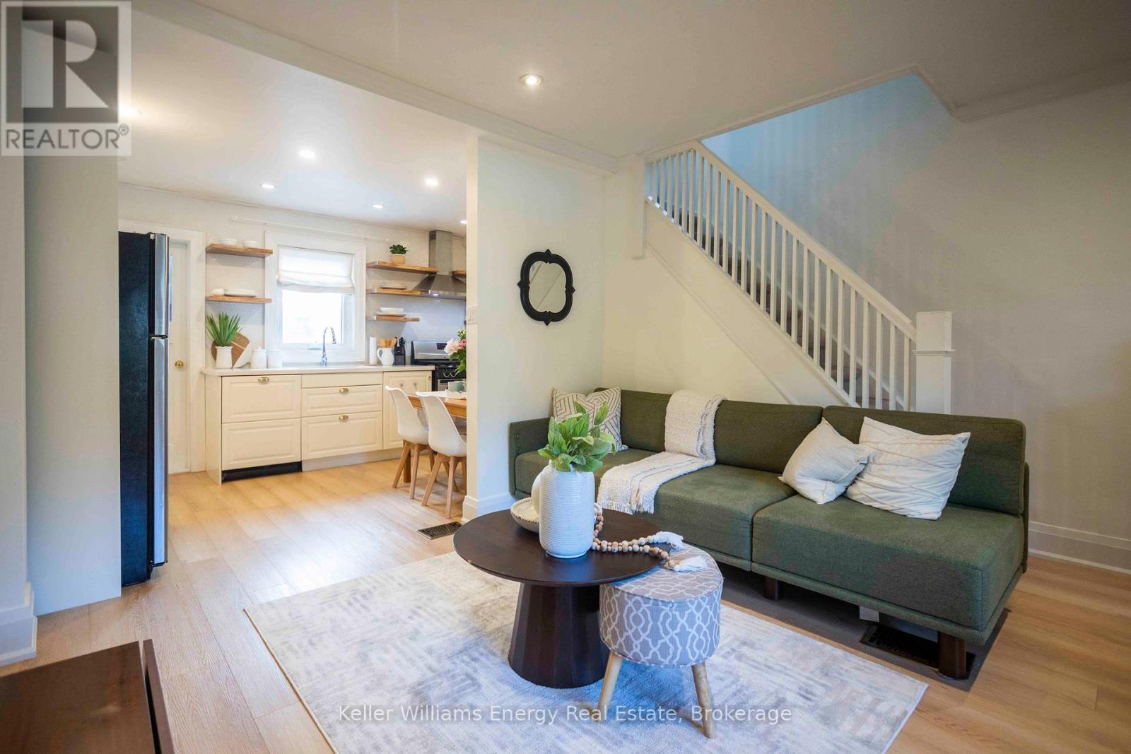 134 MCROBERTS AVENUE, Toronto, Ontario