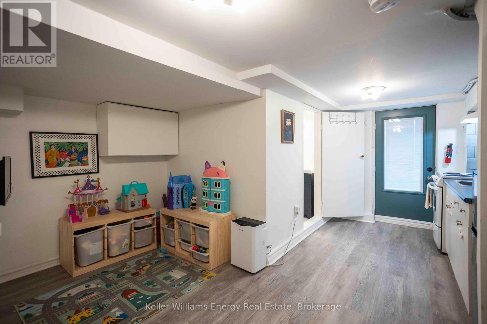 134 Mcroberts Avenue, Toronto, Ontario  M6E 4P5 - Photo 18 - W13458944