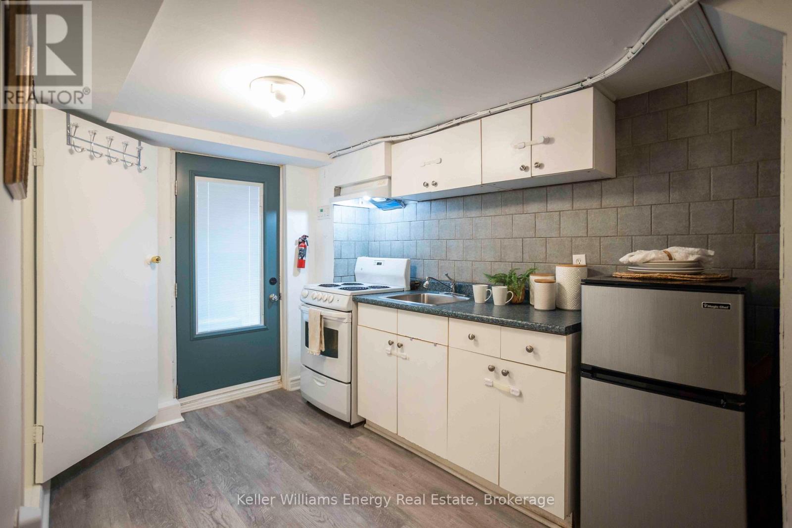 134 Mcroberts Avenue, Toronto, Ontario  M6E 4P5 - Photo 19 - W13458944