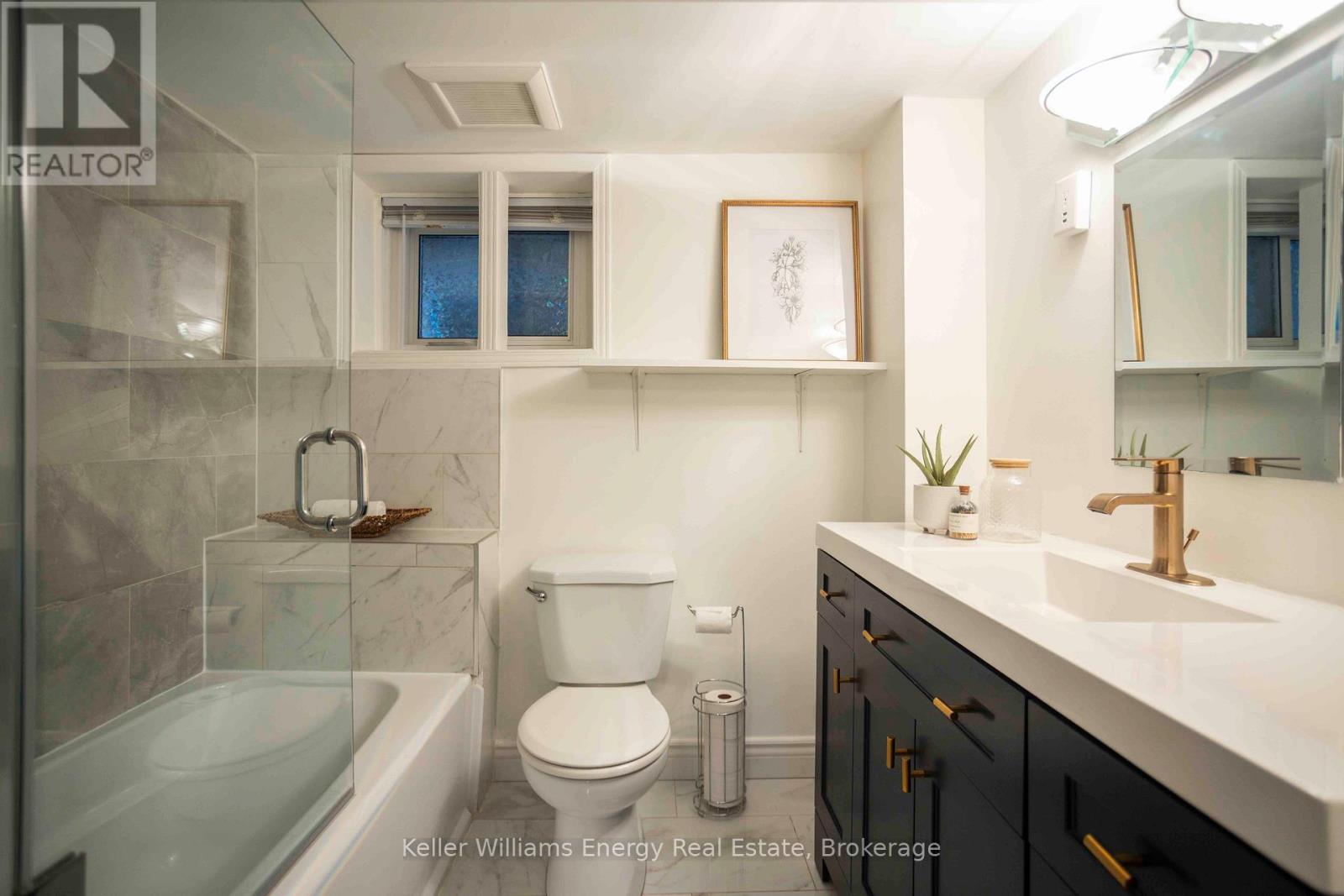 134 Mcroberts Avenue, Toronto, Ontario  M6E 4P5 - Photo 20 - W13458944