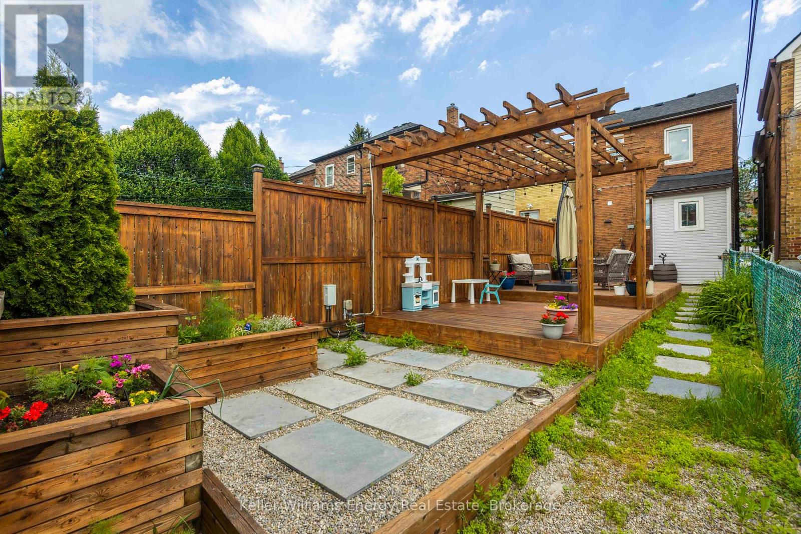 134 Mcroberts Avenue, Toronto, Ontario  M6E 4P5 - Photo 26 - W13458944