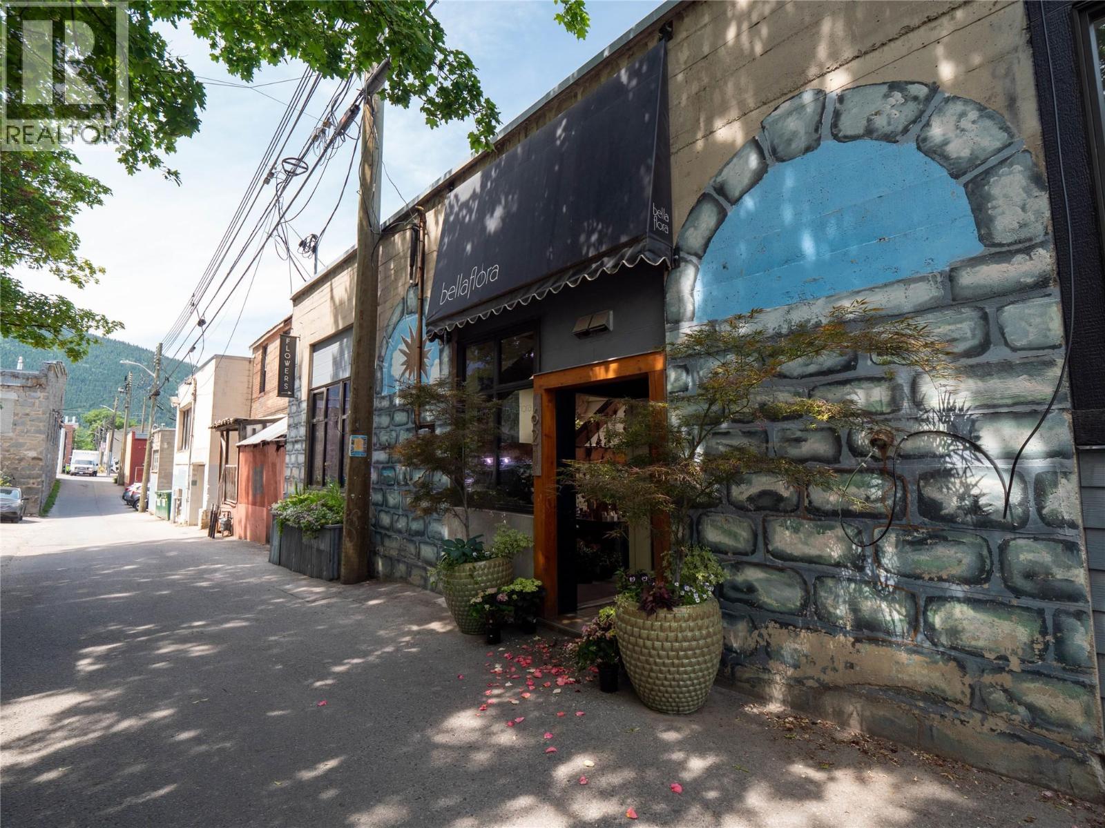696 Baker Street, Nelson, British Columbia  V1L 4H6 - Photo 15 - 10354182