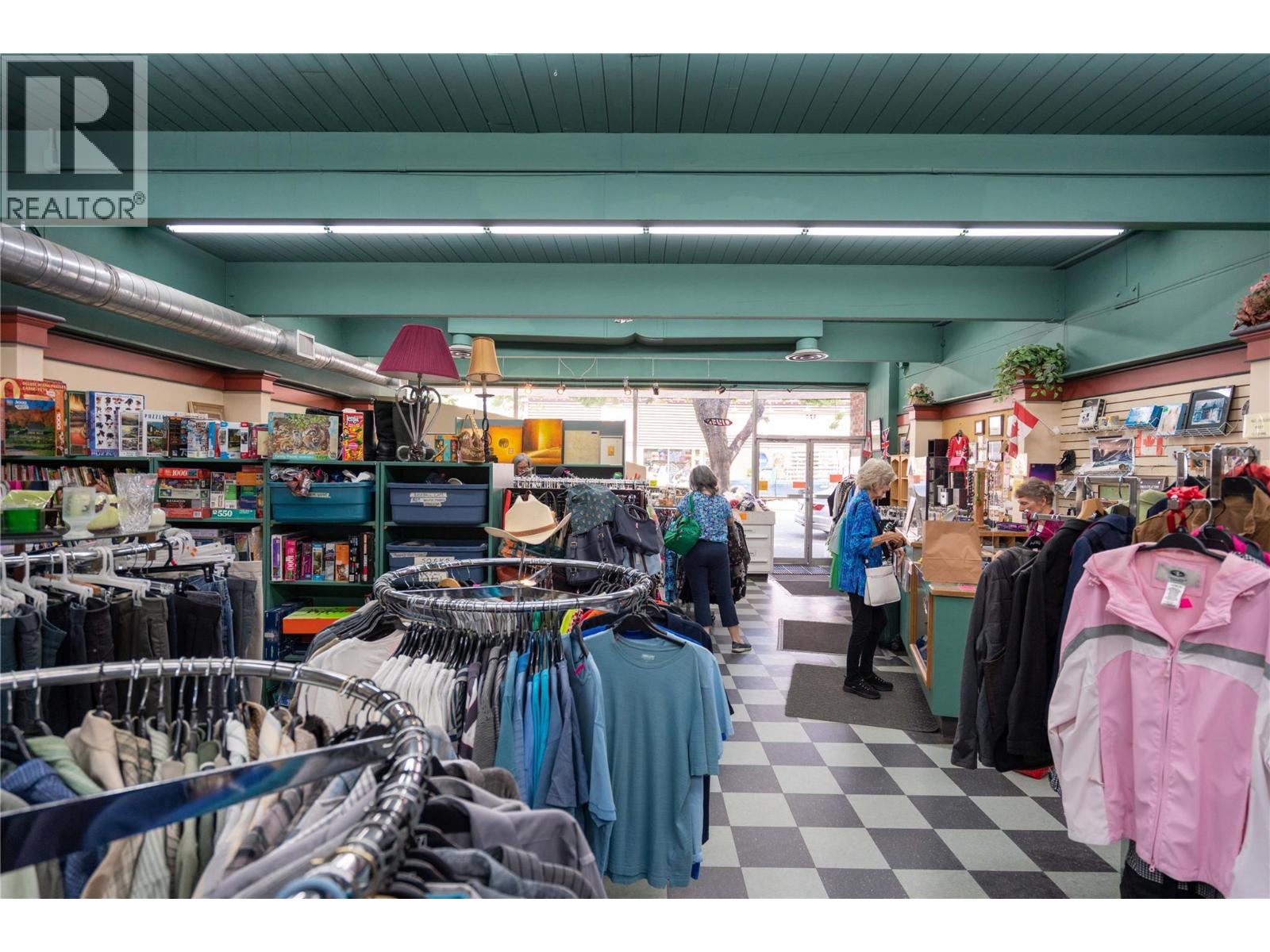 696 Baker Street, Nelson, British Columbia  V1L 4H6 - Photo 46 - 10354182