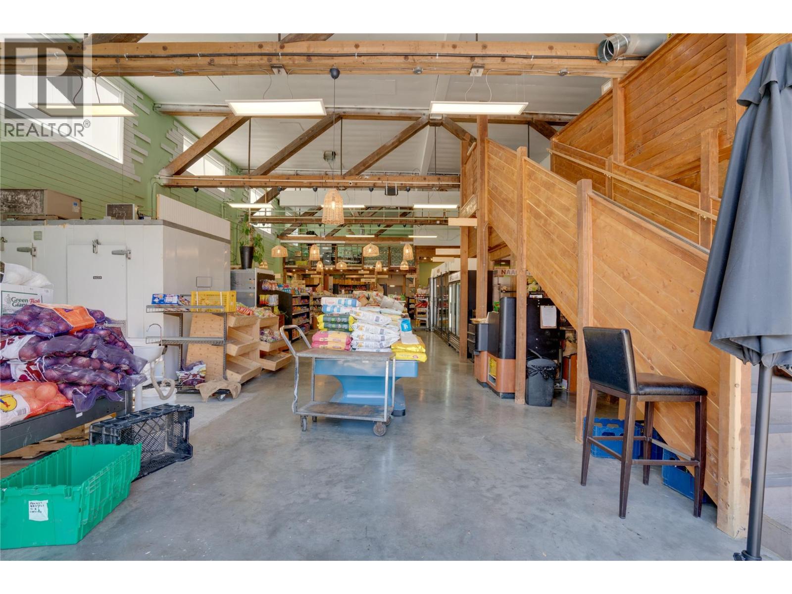 696 Baker Street, Nelson, British Columbia  V1L 4H6 - Photo 3 - 10354182