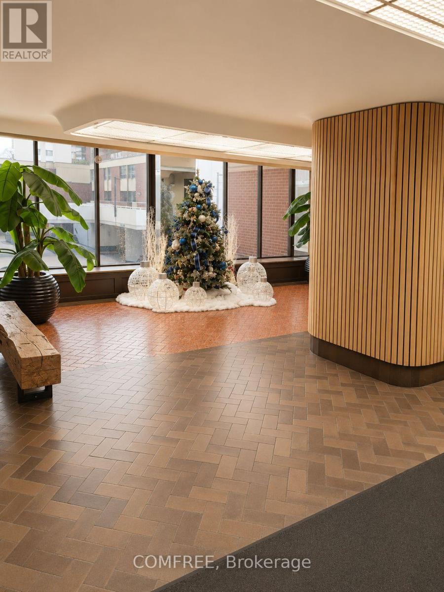412 - 1 Massey Square, Toronto, Ontario M4C 5L4 - Photo 11 - E13458954
