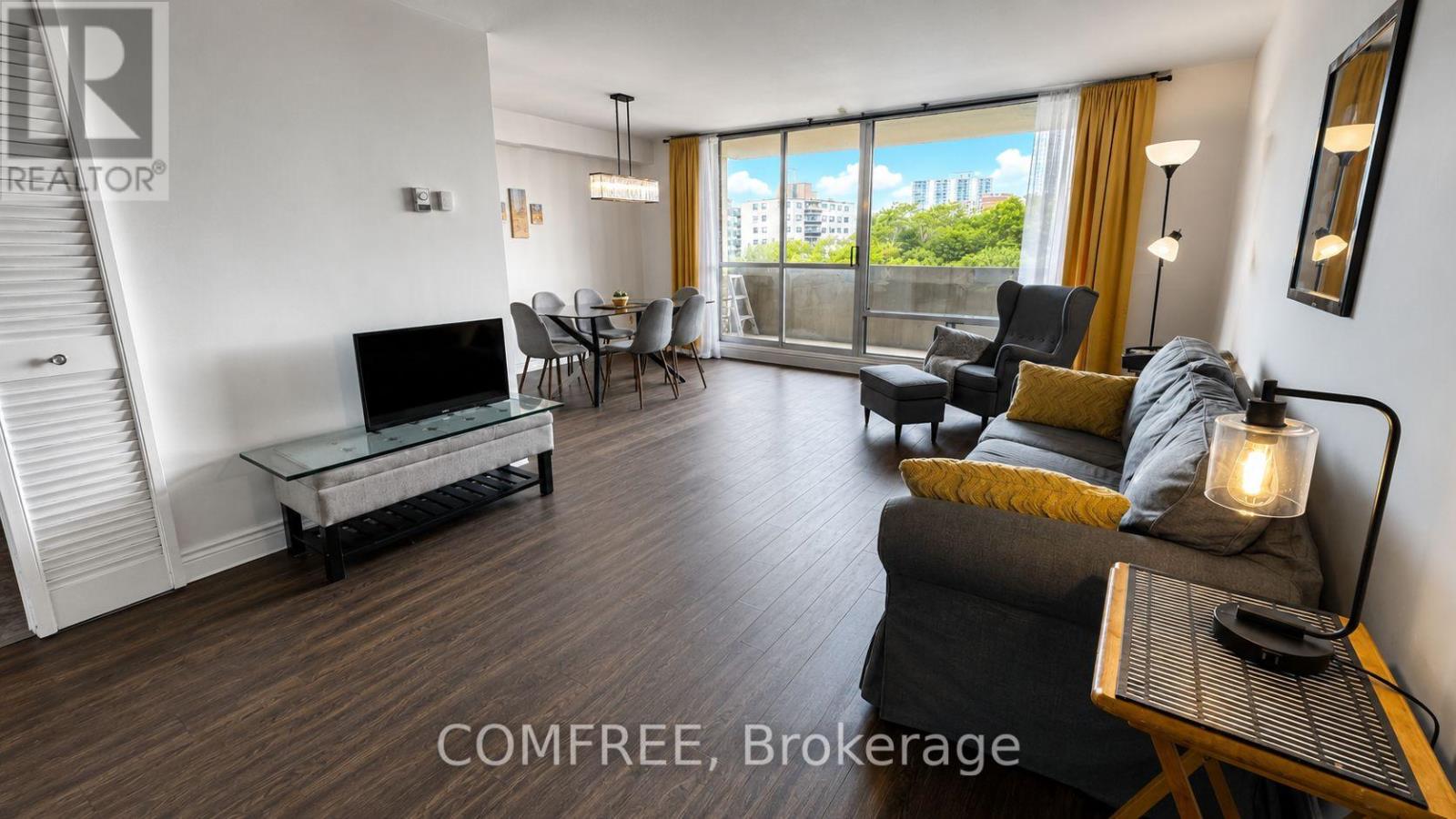 412 - 1 Massey Square, Toronto, Ontario M4C 5L4 - Photo 3 - E13458954