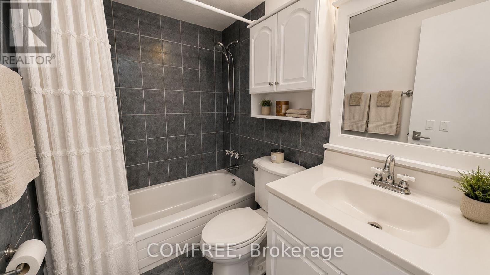 412 - 1 Massey Square, Toronto, Ontario M4C 5L4 - Photo 7 - E13458954