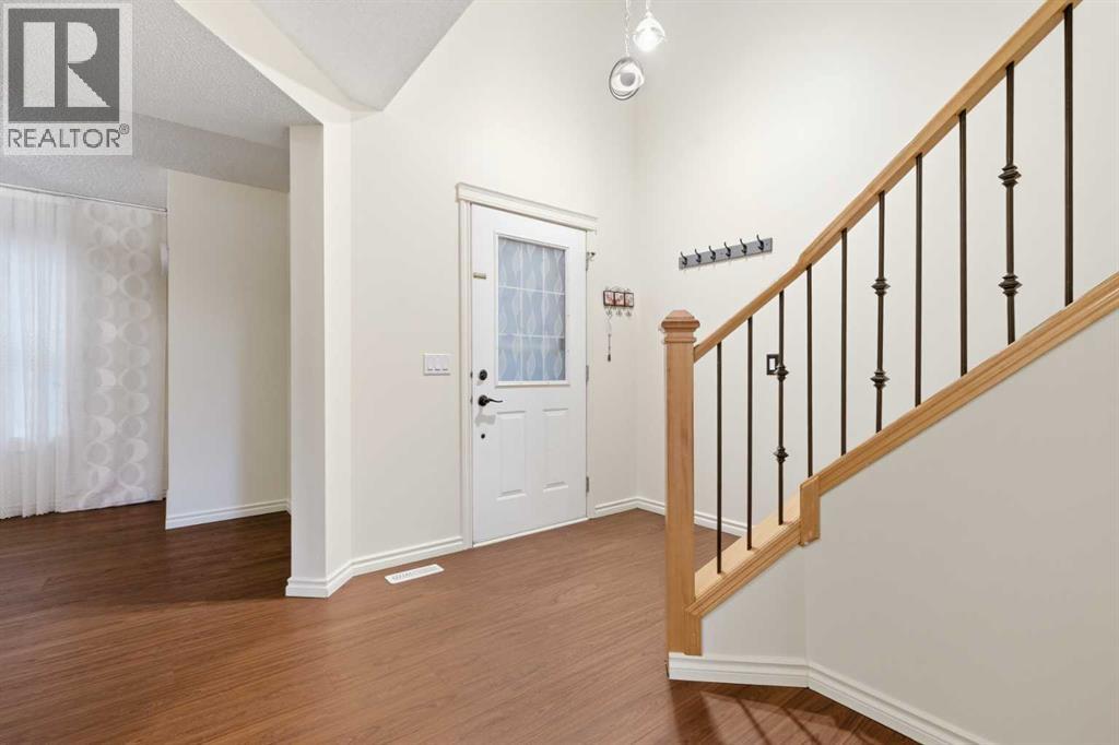 46 Bridleglen Manor Sw, Calgary, Alberta  T2Y 3W9 - Photo 2 - A2319660