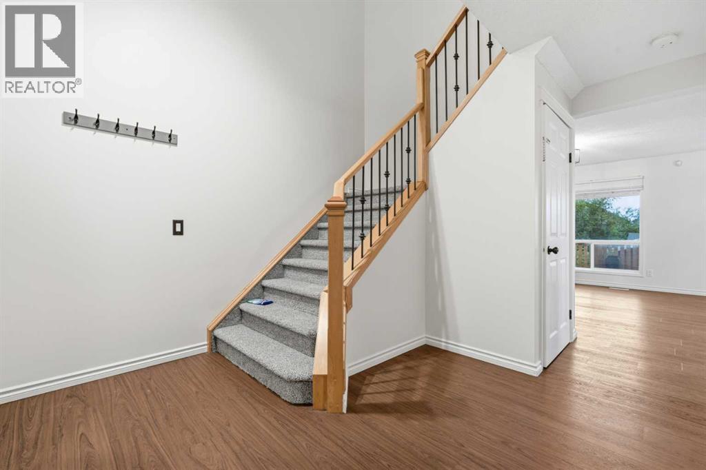 46 Bridleglen Manor Sw, Calgary, Alberta  T2Y 3W9 - Photo 4 - A2319660