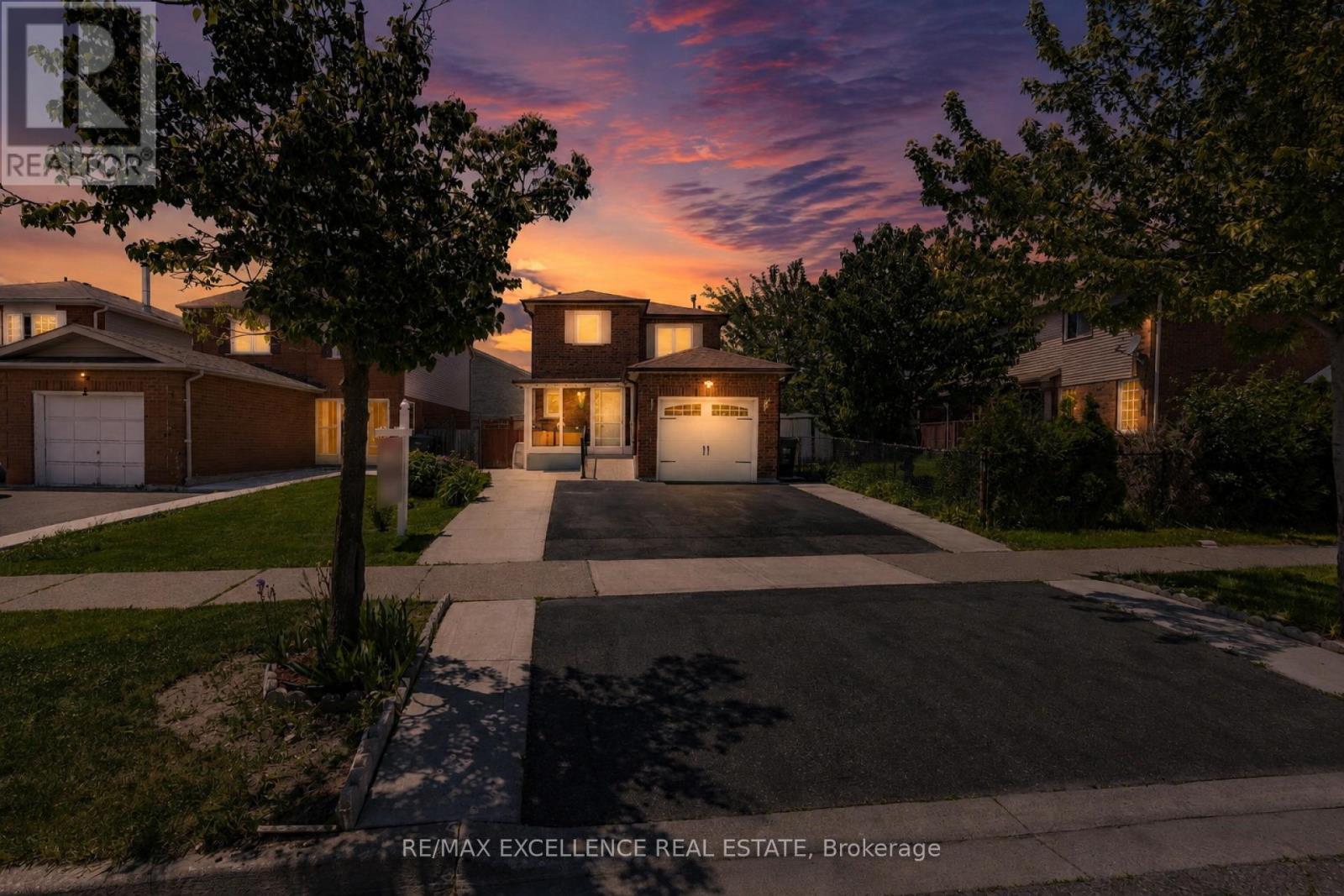 6 STALBRIDGE AVENUE, Brampton, Ontario