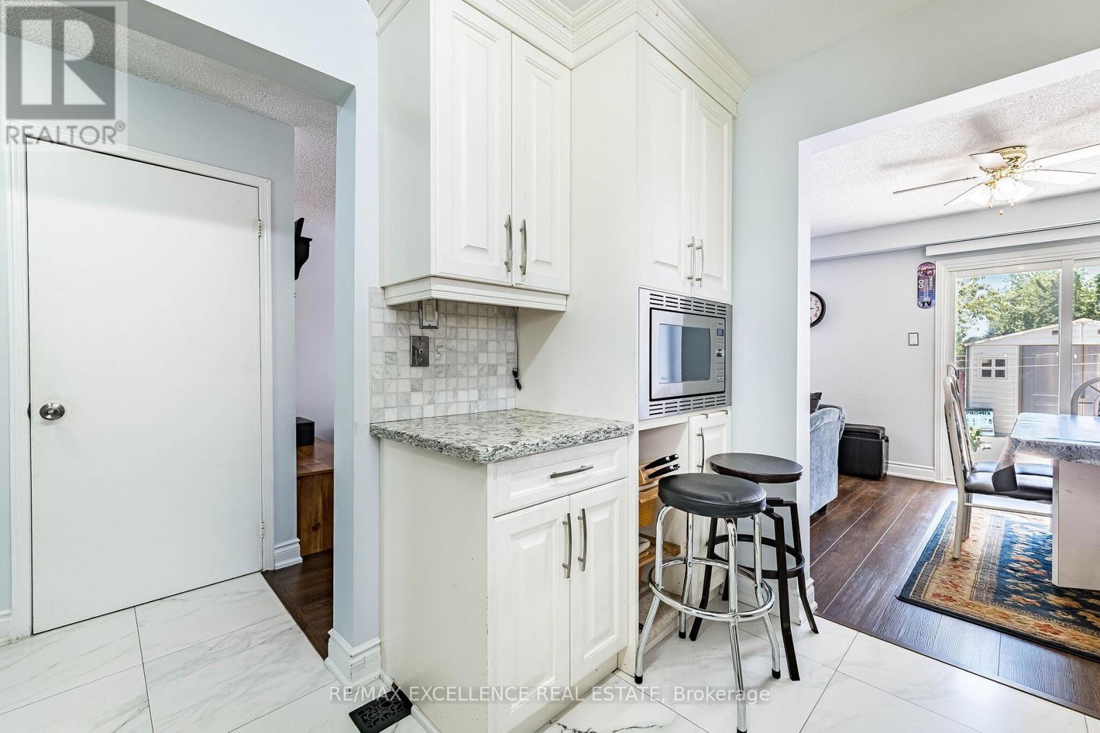 6 Stalbridge Avenue, Brampton, Ontario  L6Y 4H1 - Photo 11 - W13443366
