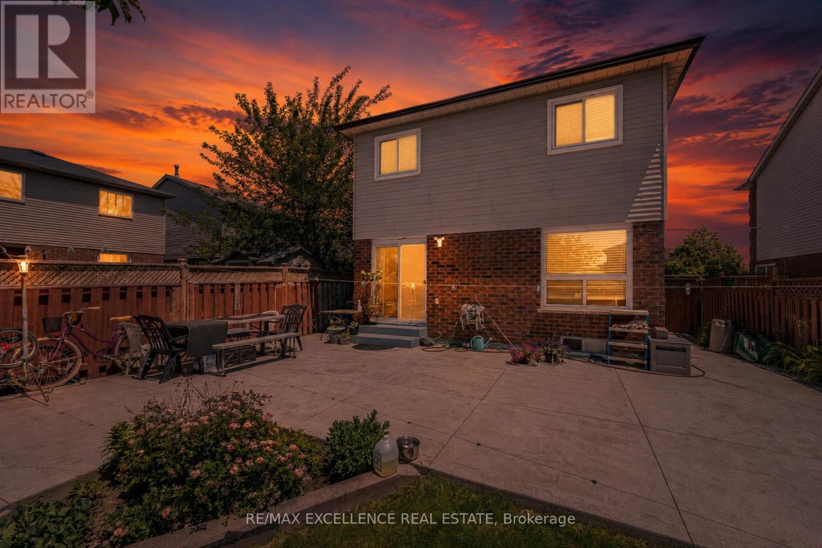 6 Stalbridge Avenue, Brampton, Ontario  L6Y 4H1 - Photo 3 - W13443366
