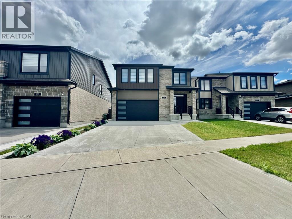 179 Otterbein Road, Kitchener, Ontario  N2B 0A8 - Photo 2 - 40839845