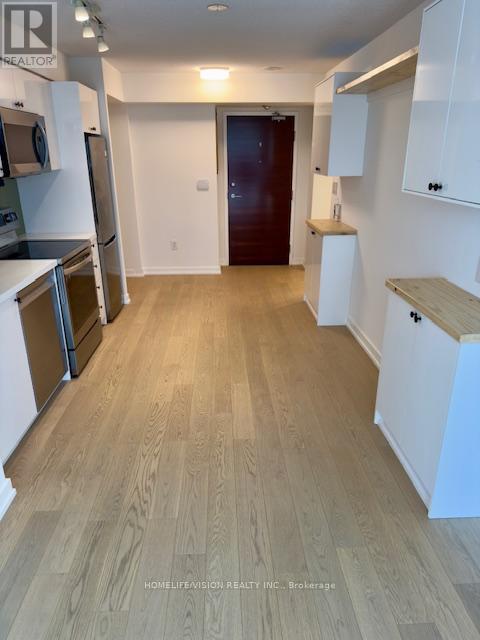 903 - 10 Capreol Court, Toronto, Ontario  M5V 4B3 - Photo 11 - C13458942