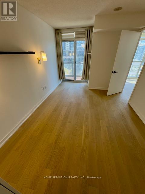 903 - 10 Capreol Court, Toronto, Ontario  M5V 4B3 - Photo 13 - C13458942