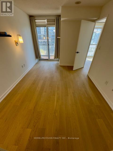 903 - 10 Capreol Court, Toronto, Ontario  M5V 4B3 - Photo 14 - C13458942