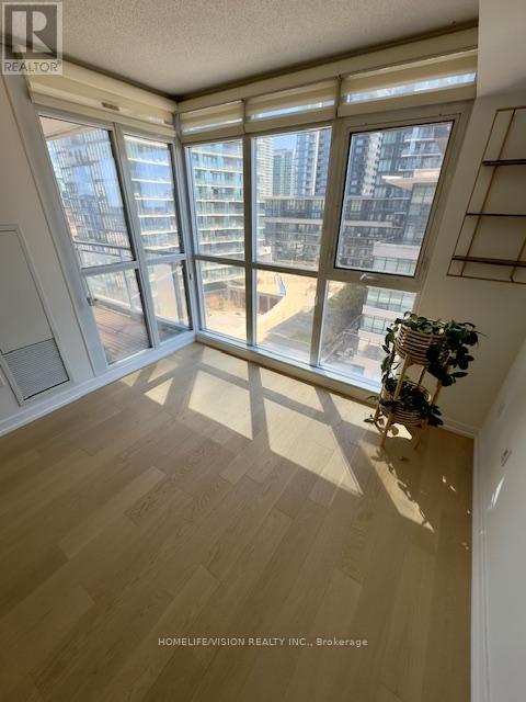 903 - 10 Capreol Court, Toronto, Ontario  M5V 4B3 - Photo 18 - C13458942