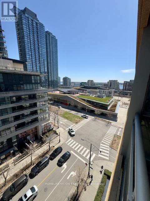 903 - 10 Capreol Court, Toronto, Ontario  M5V 4B3 - Photo 7 - C13458942