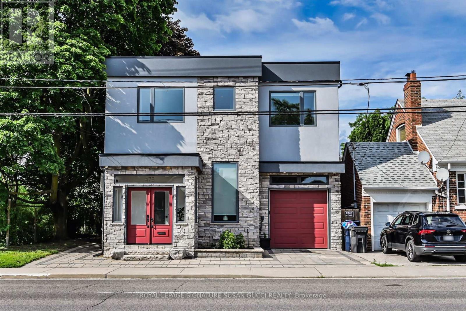 <div class="slider-price">$1,399,000</div><p>475 Donlands Avenue, Toronto, Ontario</p>