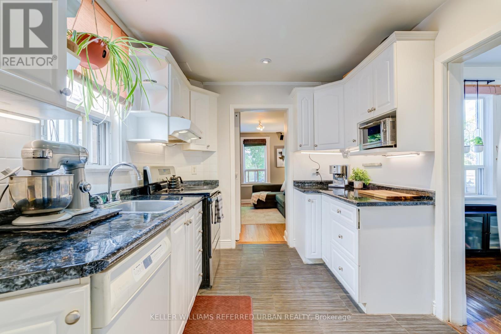 26 Rutherford Avenue, Toronto, Ontario  M6M 2C6 - Photo 13 - W13458872