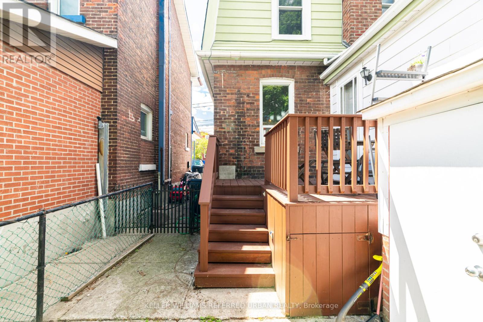 26 Rutherford Avenue, Toronto, Ontario  M6M 2C6 - Photo 35 - W13458872