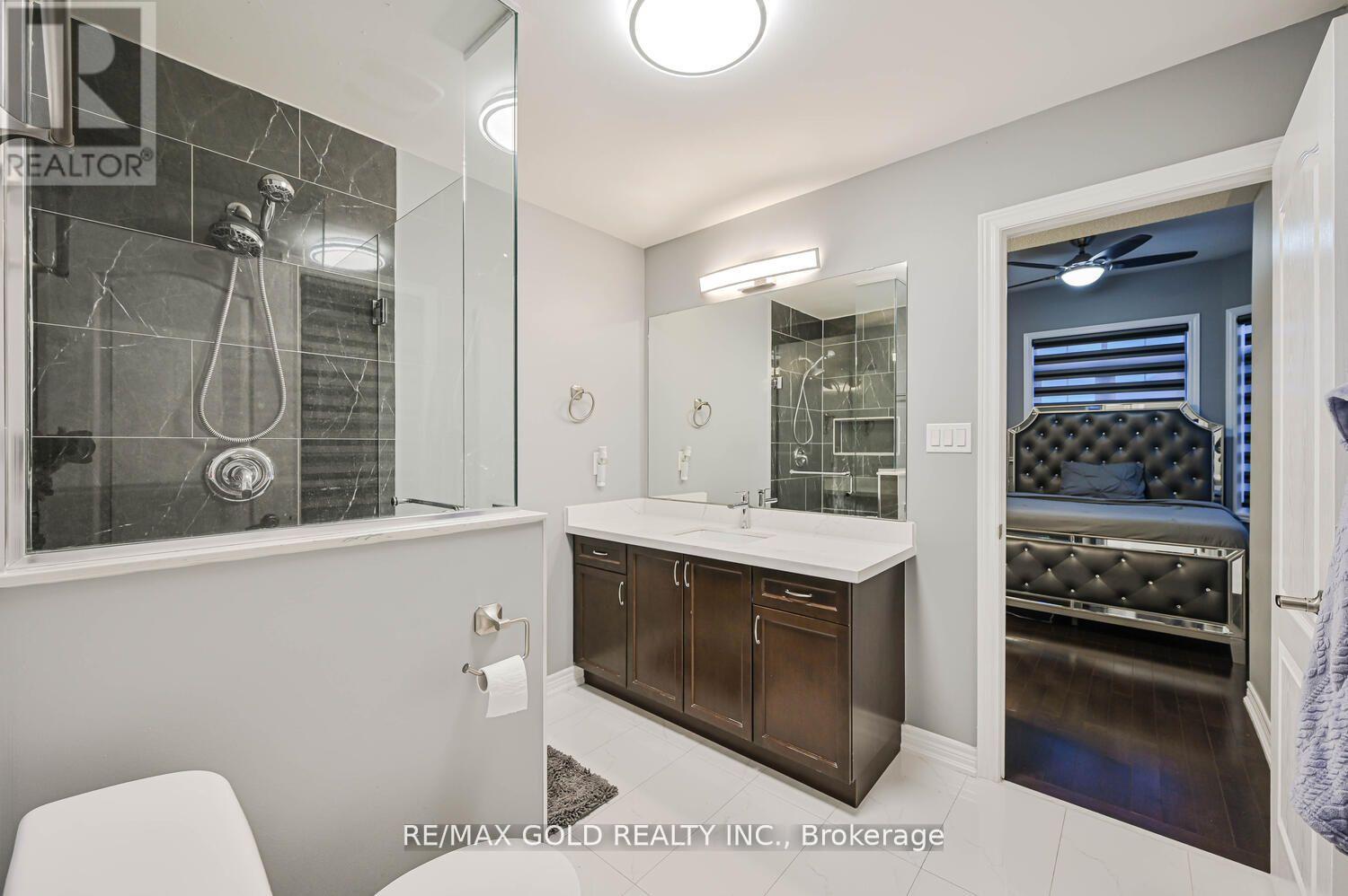 15 Vanwood Crescent, Brampton, Ontario  L6P 2X4 - Photo 33 - W13458892