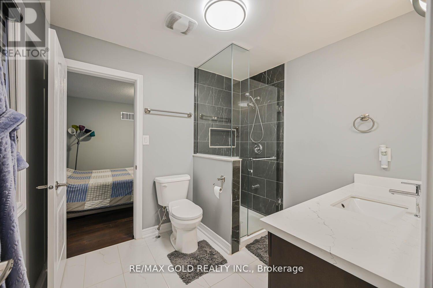 15 Vanwood Crescent, Brampton, Ontario  L6P 2X4 - Photo 34 - W13458892