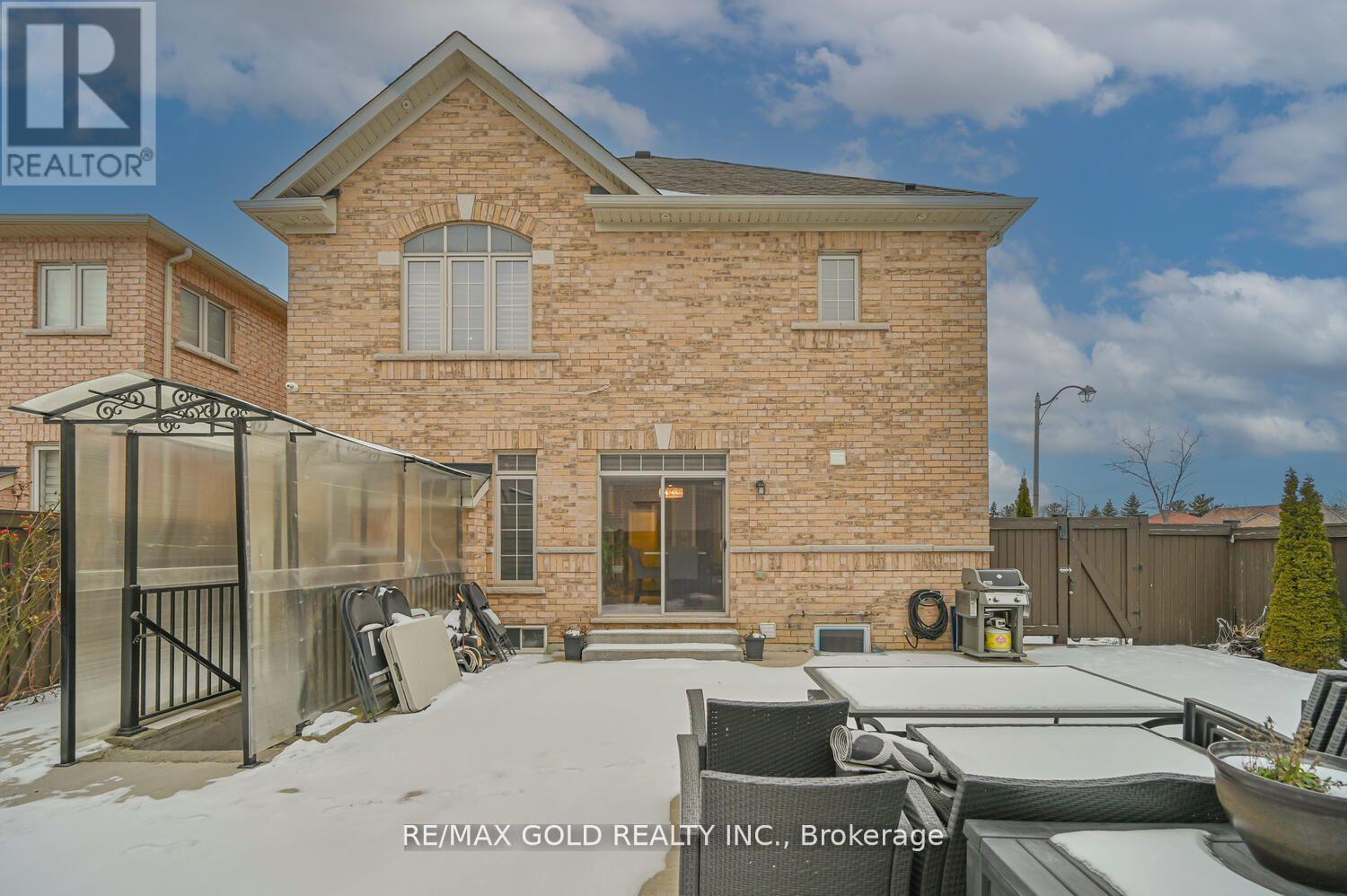 15 Vanwood Crescent, Brampton, Ontario  L6P 2X4 - Photo 50 - W13458892