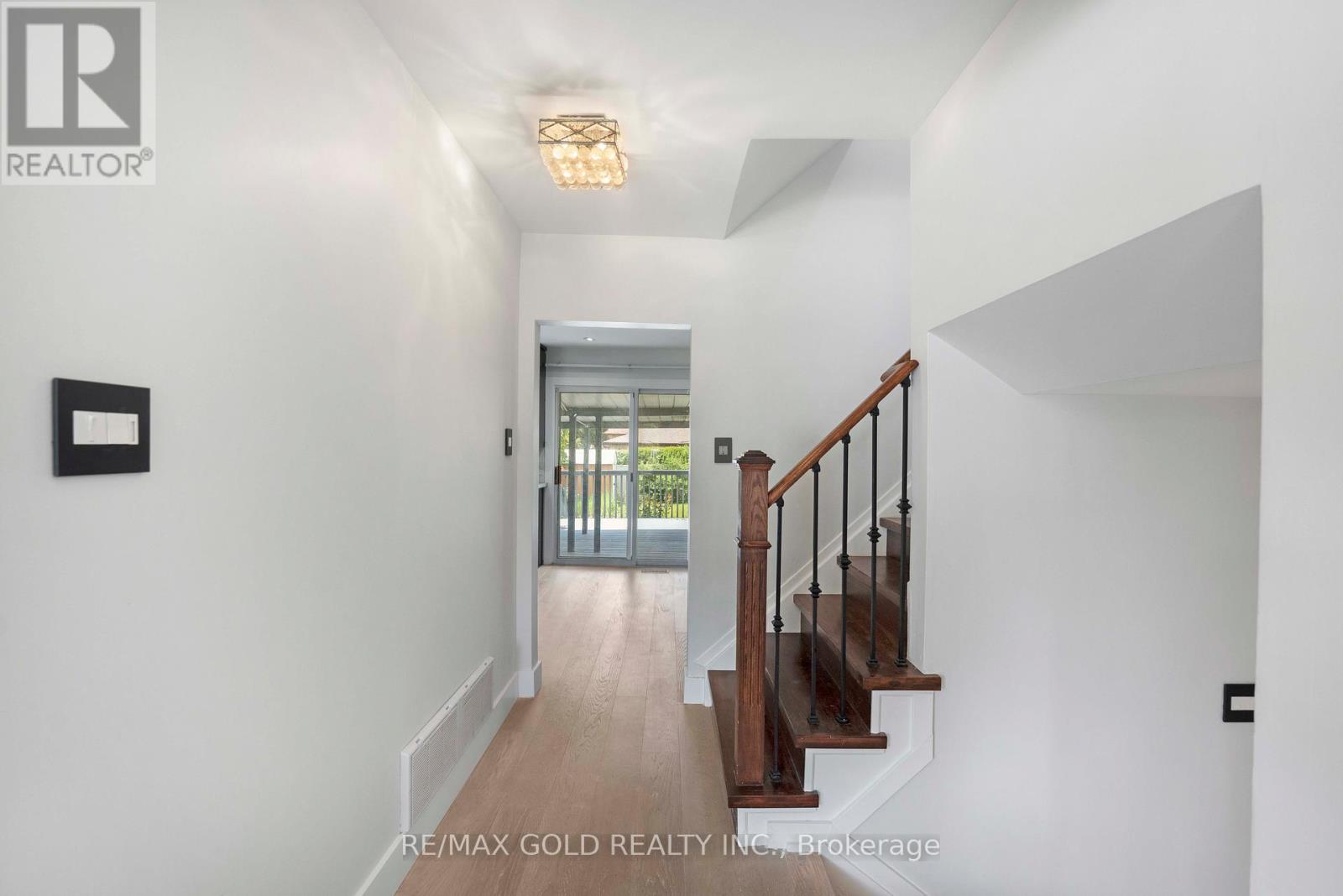 41 Brookland Drive, Brampton, Ontario  L6T 2M6 - Photo 5 - W13458900