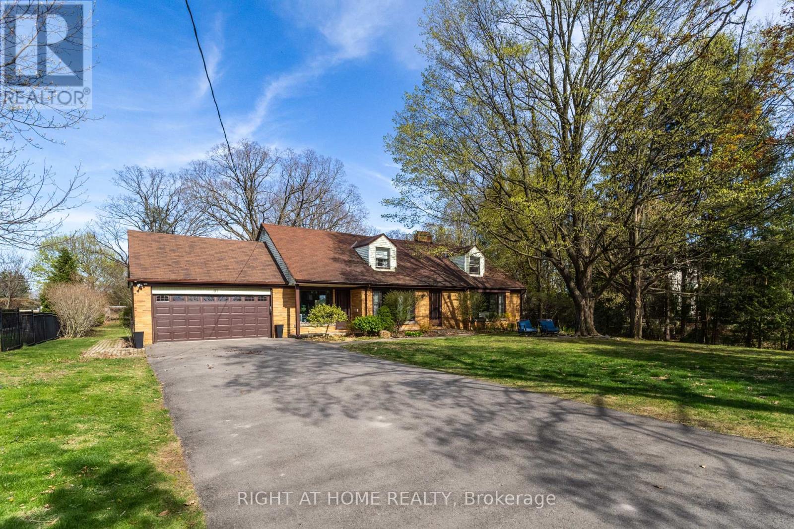 67 St Margarets Road, Hamilton, Ontario  L9G 2L1 - Photo 2 - X13458894