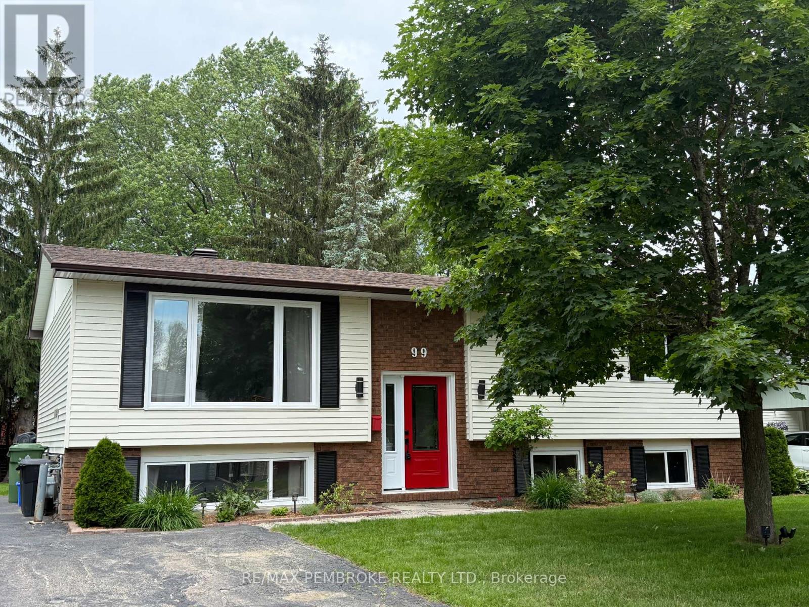 99 Noik Drive, Pembroke, Ontario  K8A 7Z4 - Photo 2 - X13459016