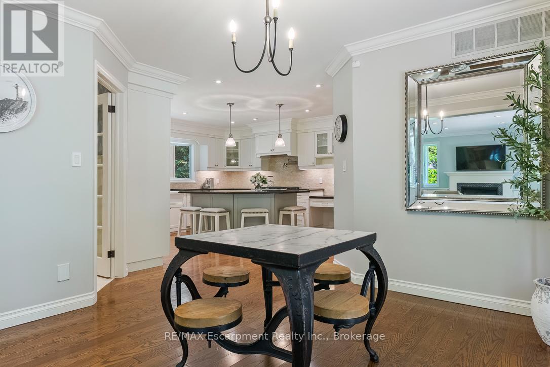 549 Jeanette Drive, Oakville, Ontario  L6K 1M9 - Photo 29 - W13458966