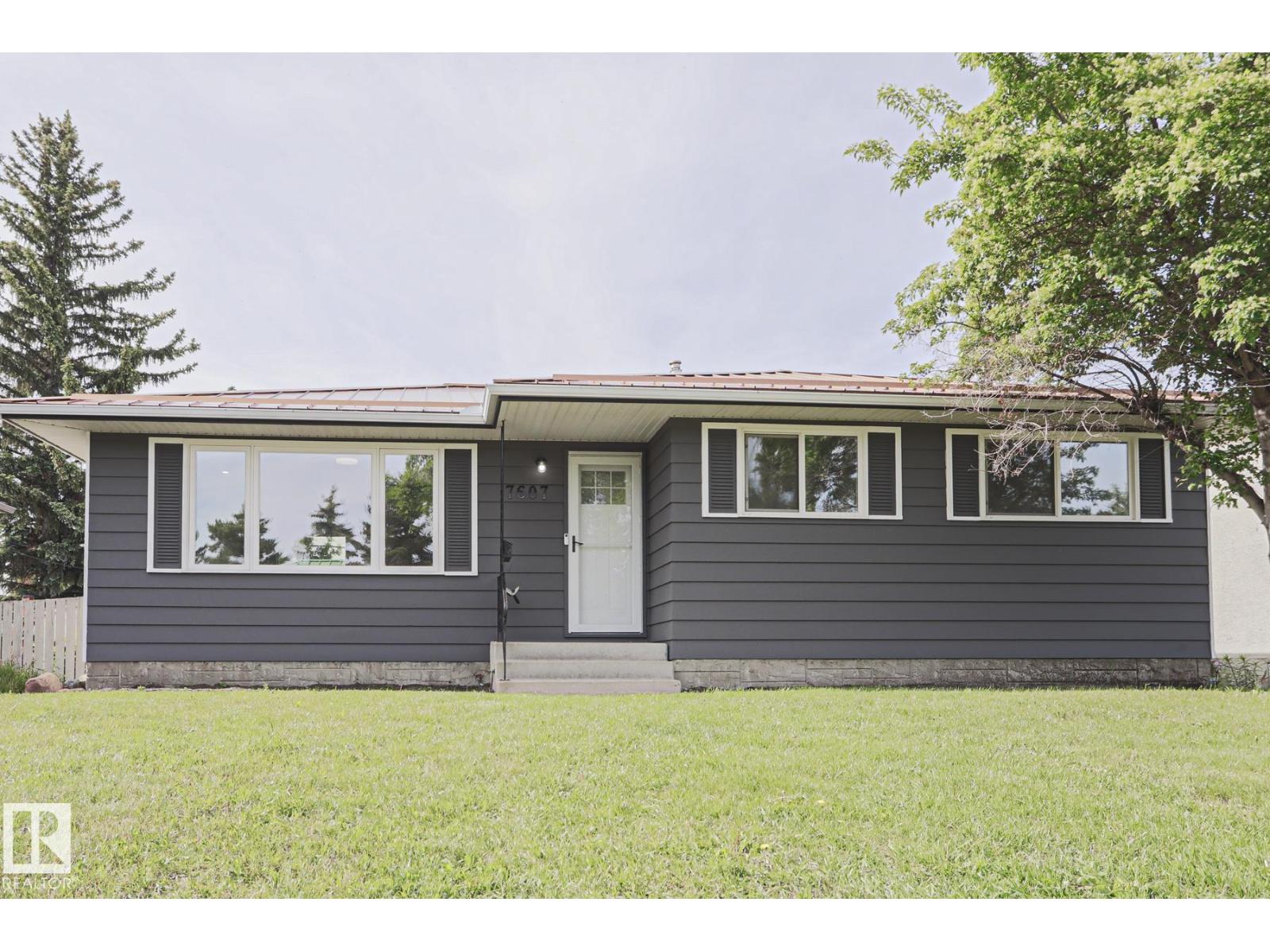 7607 137 AV NW, Edmonton, Alberta