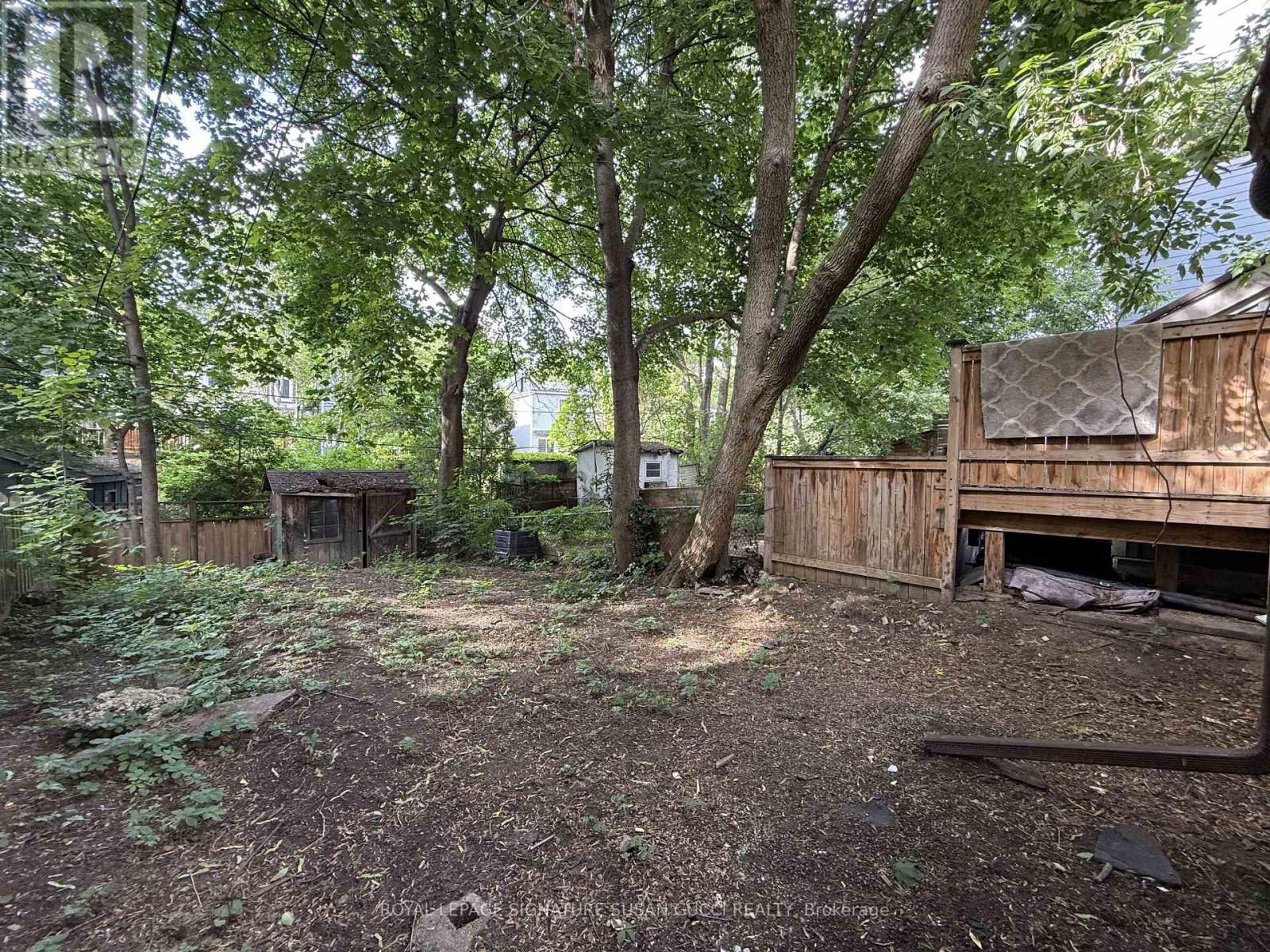 18 Aldergrove Avenue, Toronto, Ontario  M4C 1B2 - Photo 4 - E13459008