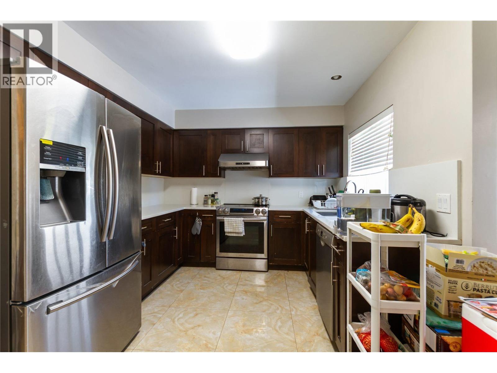 7643 Selkirk Street, Vancouver, British Columbia  V6P 4H3 - Photo 4 - R3137215